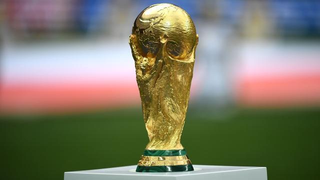 1631441168719047125.jpg world-cup-trophy-stand_133kk6nwawbmj16uhxvaiznup2.jpg